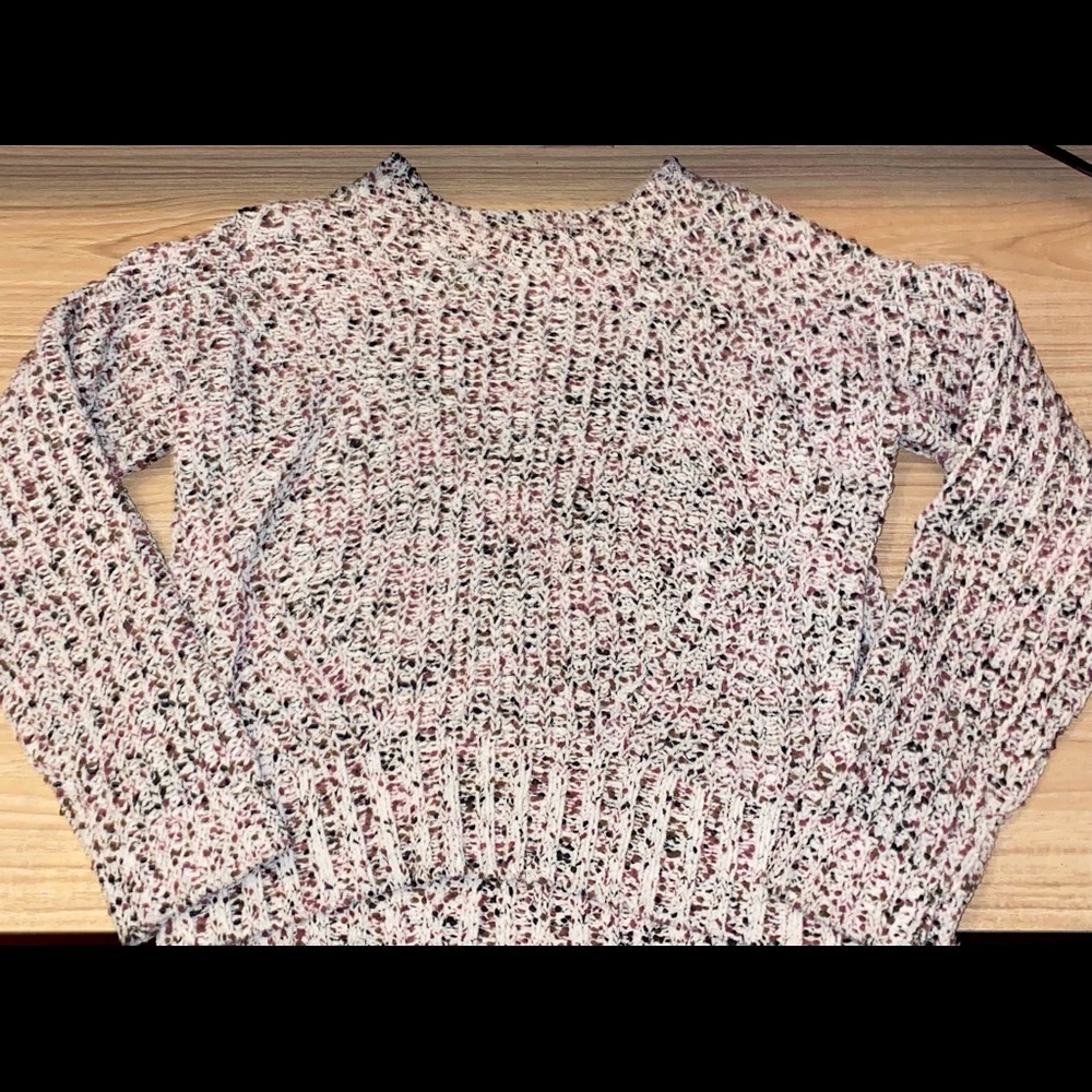 White, black and purple sweater , in excellent condition, I’ll take offers